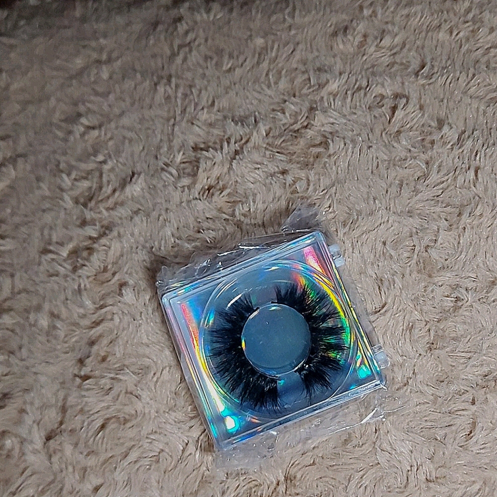 Eyelashes - Picture 4 of 8